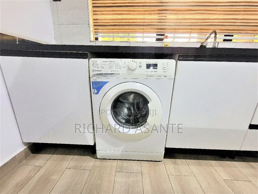 Furnished 1bdrm Apartment in Boundary Road Area for rent