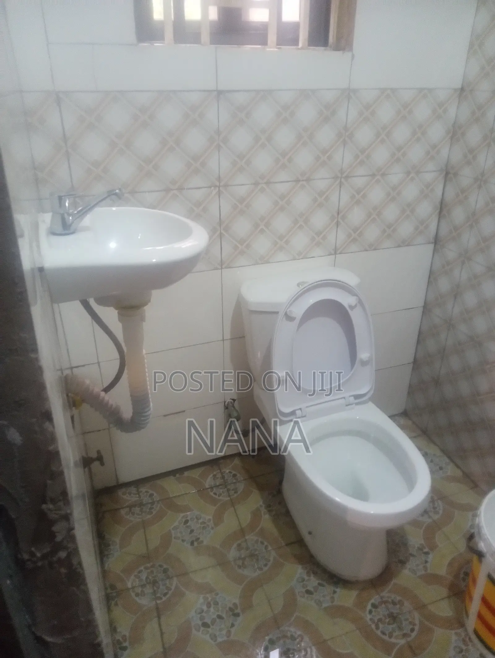 1bdrm Room & Parlour in Estate for rent