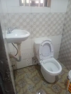 1bdrm Room & Parlour in Estate for rent