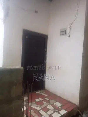1bdrm Room & Parlour in Estate for rent