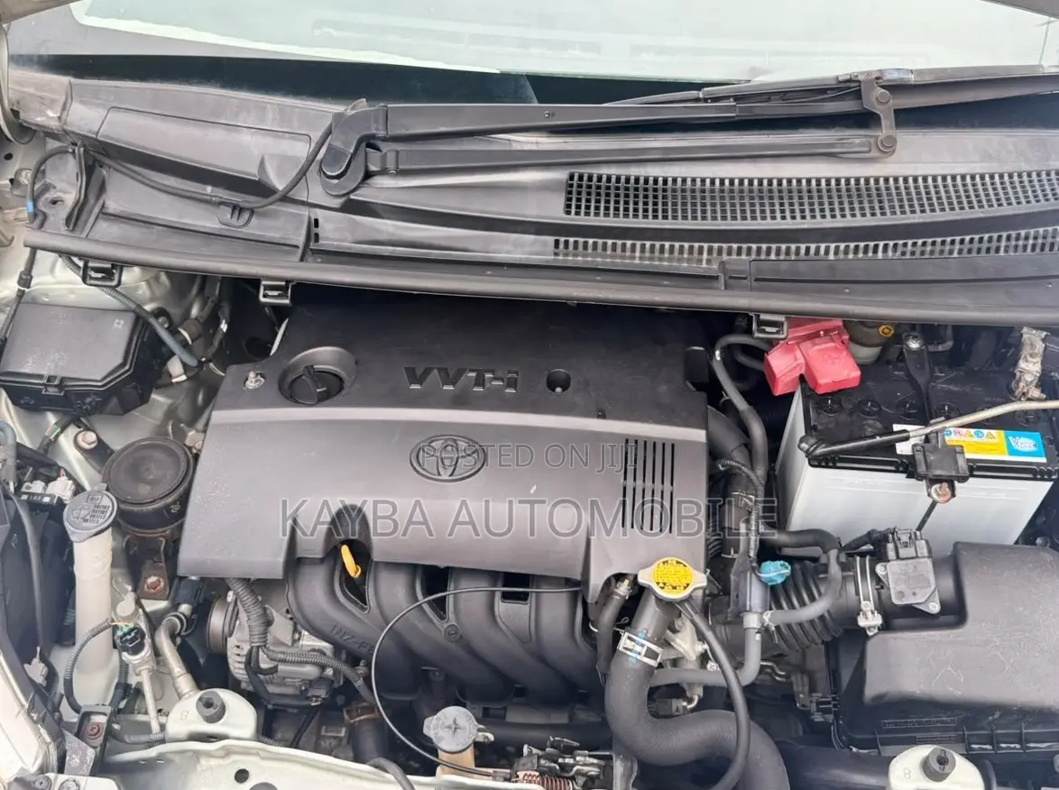 Toyota Vitz 2013 Gray