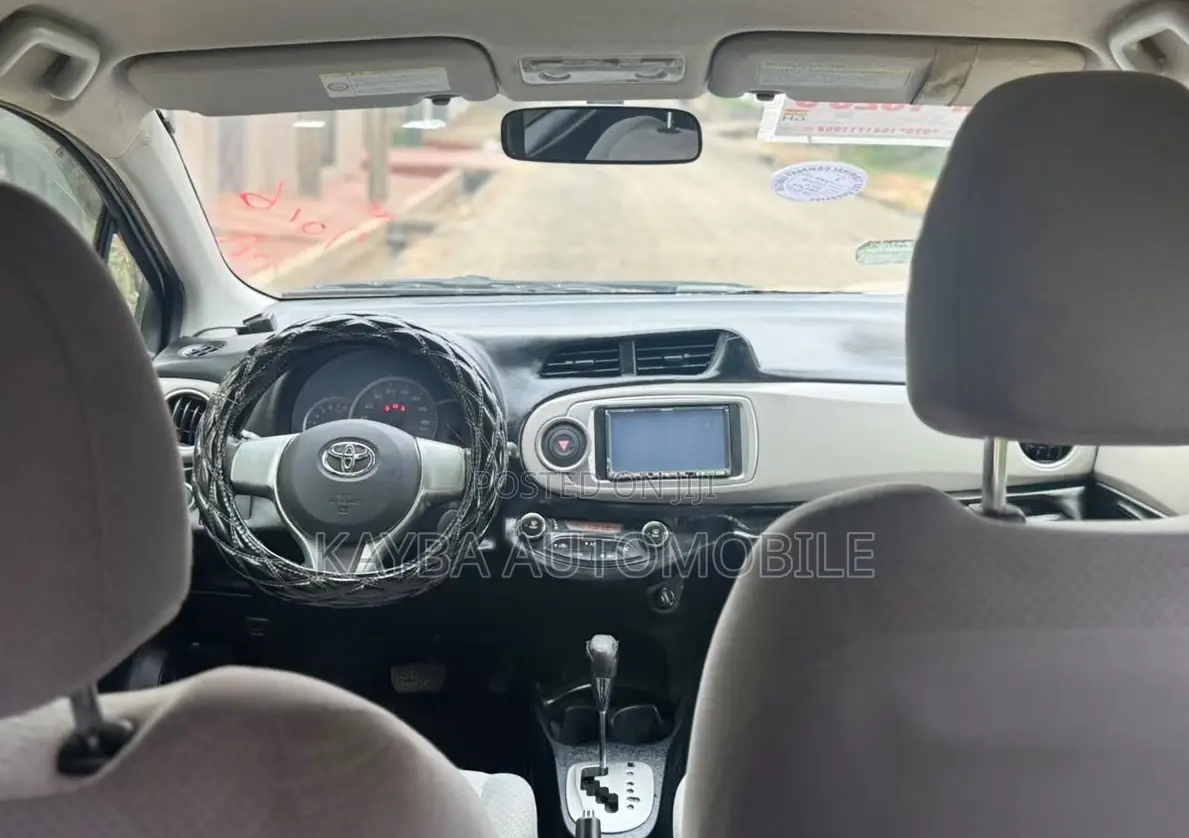 Toyota Vitz 2013 Gray