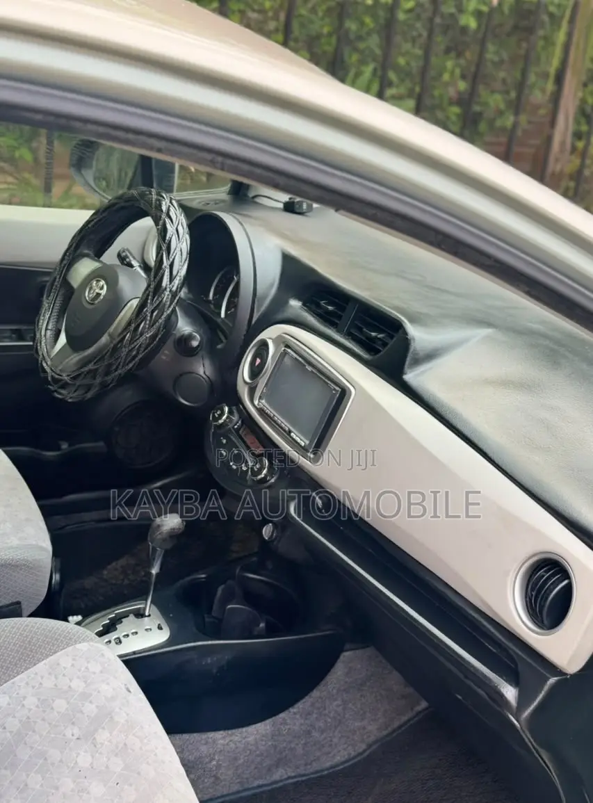 Toyota Vitz 2013 Gray