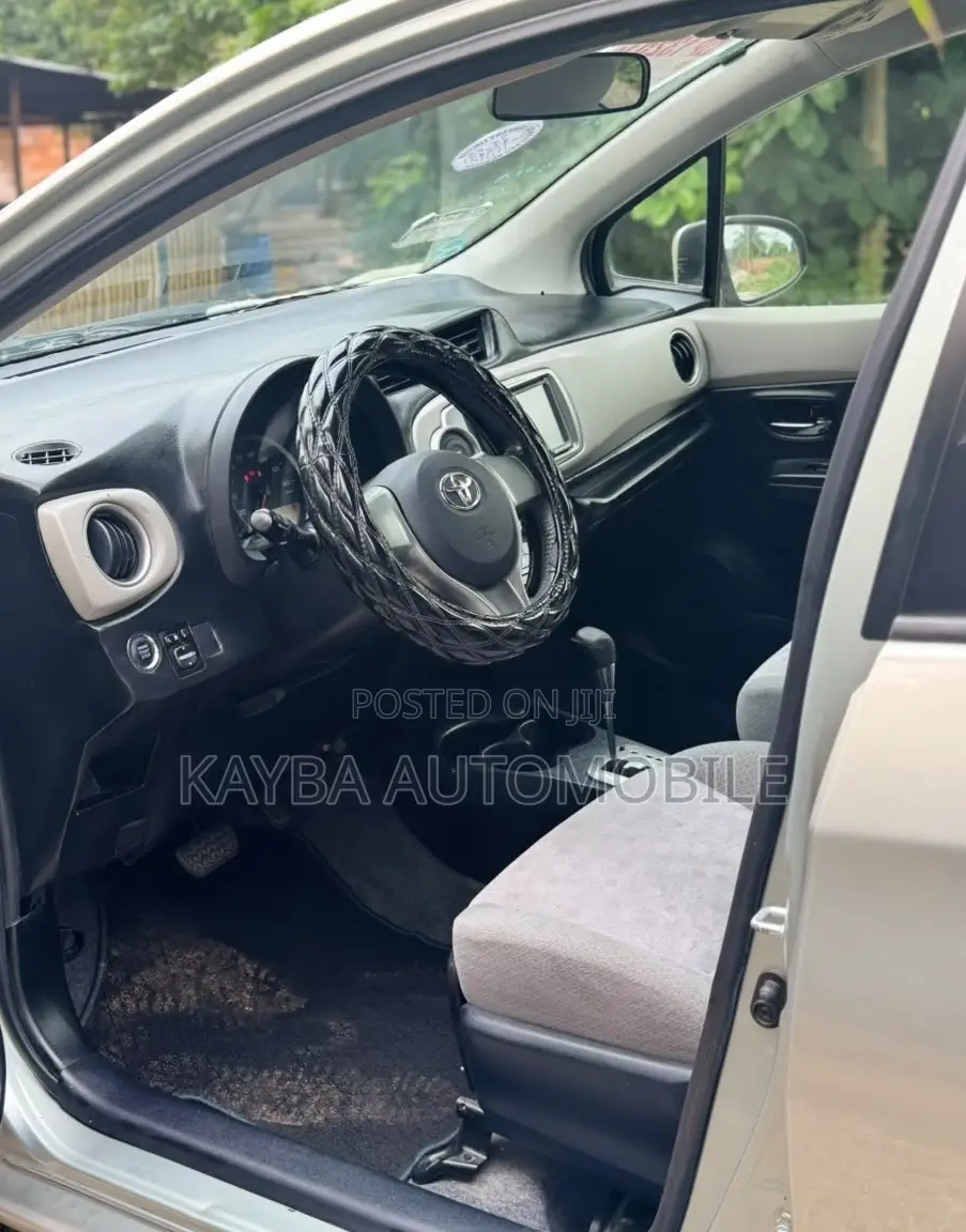 Toyota Vitz 2013 Gray