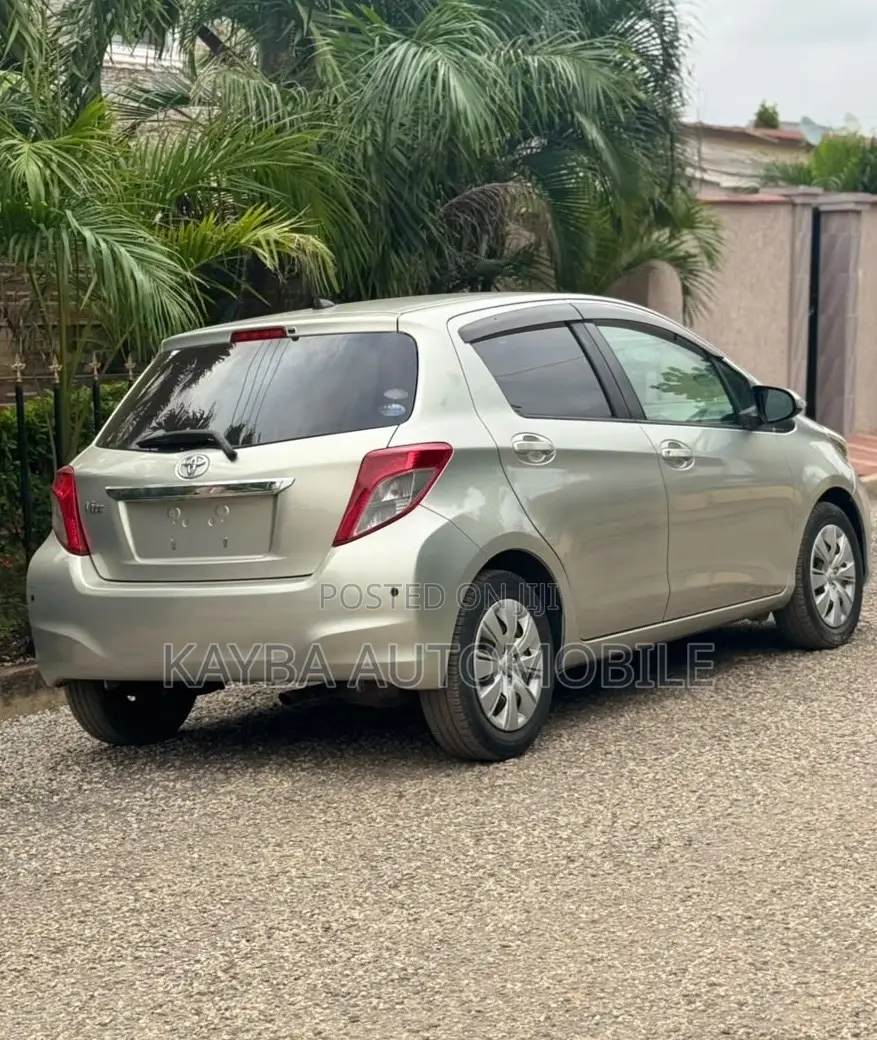 Toyota Vitz 2013 Gray