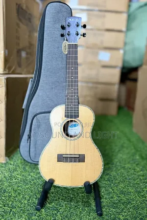 ACL Ukulele With Gig Bag and Strap