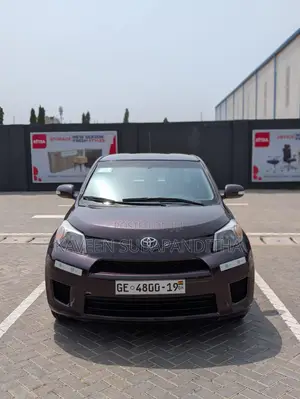 Scion xD 2011 Burgundy