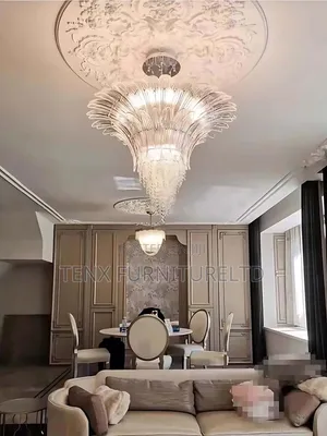 Chandelier (Lighting Up)