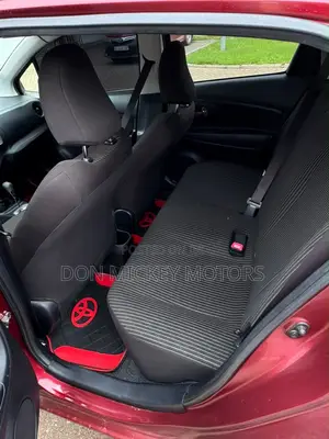 Toyota Vitz 1.5 FWD 3dr 2015 Maroon