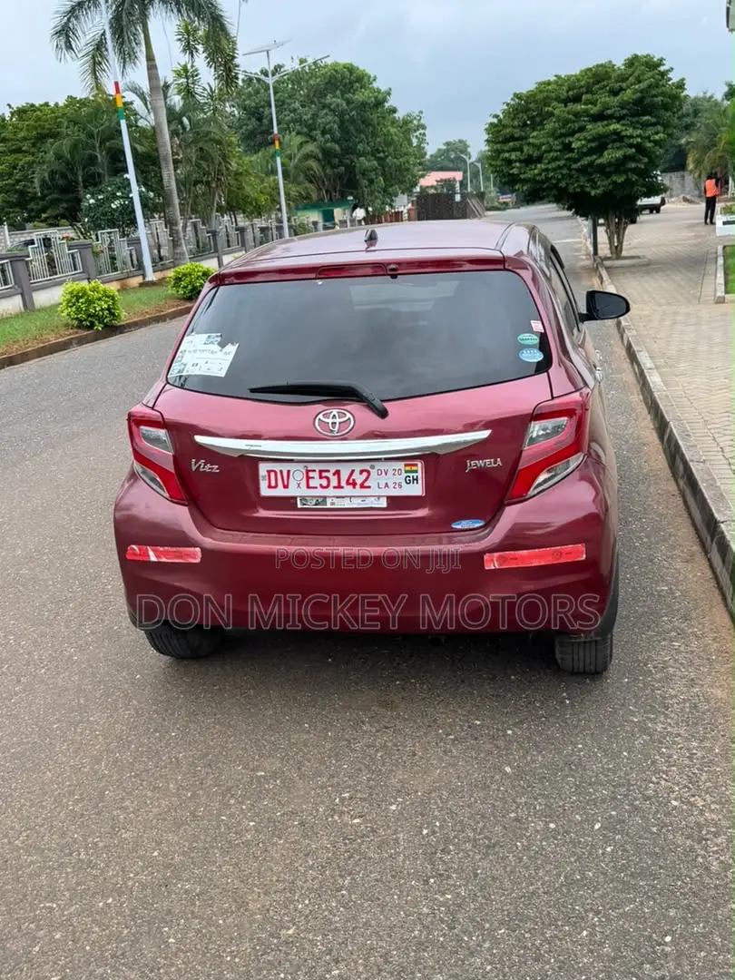 Toyota Vitz 1.5 FWD 3dr 2015 Maroon