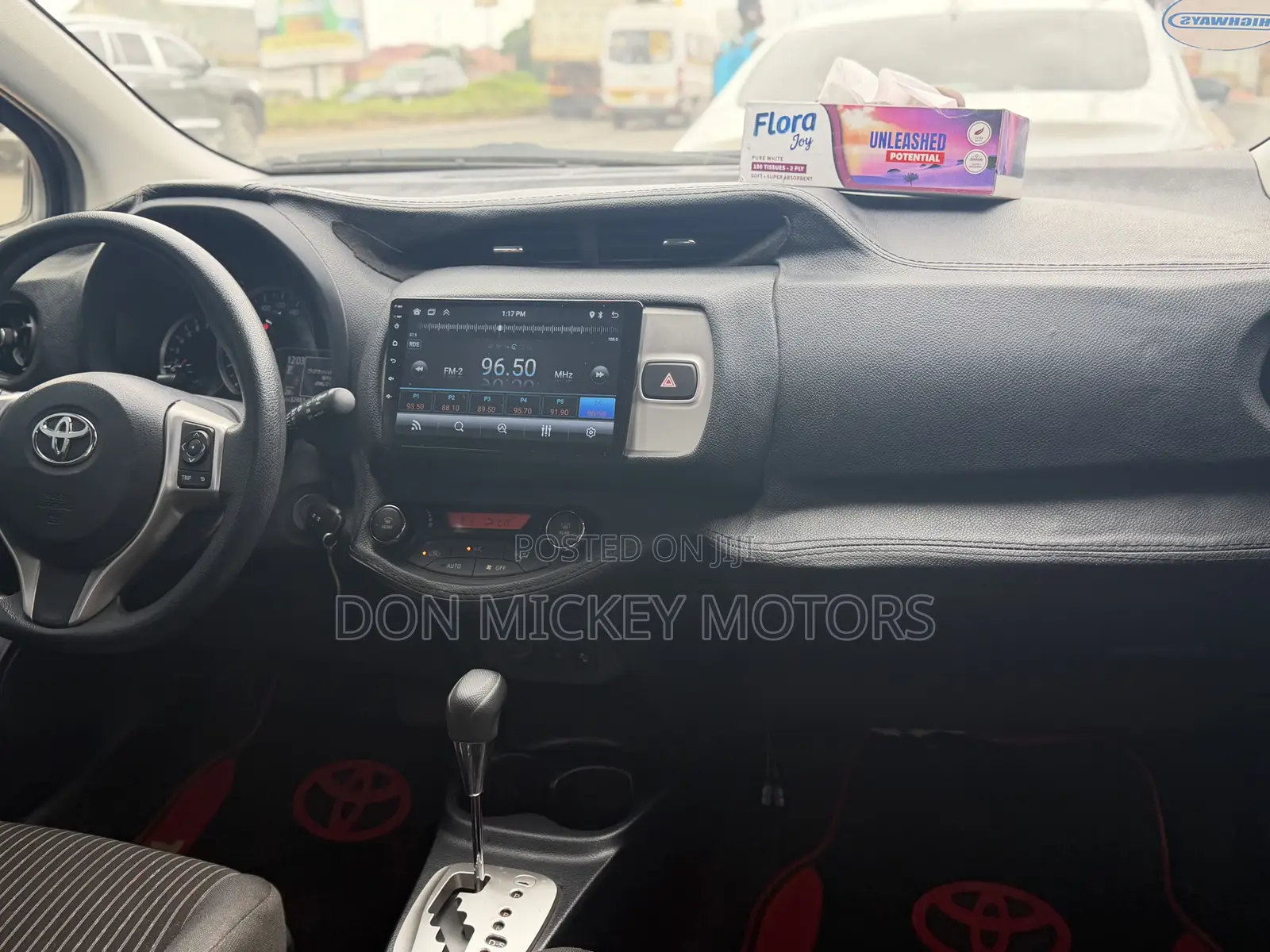 Toyota Vitz 1.5 FWD 3dr 2015 Maroon