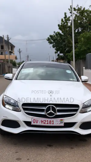 Mercedes-Benz C300 Luxury 4matic Sedan AWD (2.0L 4cyl 7A) 2017 Beige