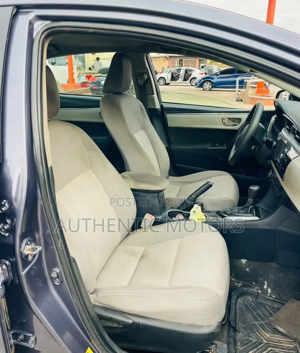 Toyota Corolla LE 4dr Sedan (1.8L 4cyl CVT) 2015 Beige