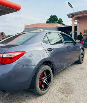 Toyota Corolla LE 4dr Sedan (1.8L 4cyl CVT) 2015 Beige