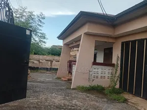 3bdrm House in Felmic Real Estate, Mile 7 for sale