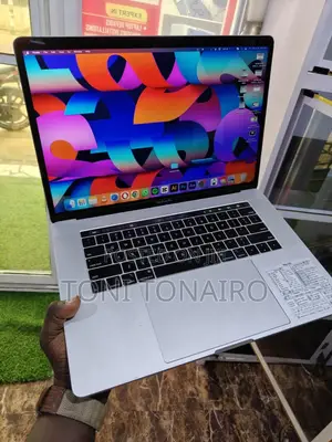 Laptop Apple MacBook Pro 2016 16GB Intel Core i7 SSD 500GB
