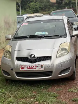 Toyota Vitz 2010 Gray