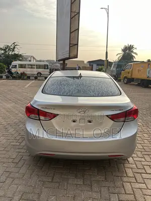 Hyundai Avante 2013 Silver