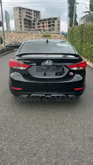 Hyundai Elantra SE Sedan FWD (1.8L 4cyl 6A) 2016 Black
