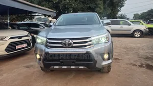 Toyota Hilux 2018 Silver