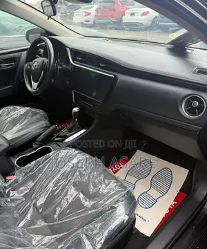 Toyota Corolla SE (1.8L 4cyl 2A) 2018 Black