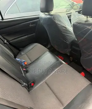 Toyota Corolla SE (1.8L 4cyl 2A) 2018 Black