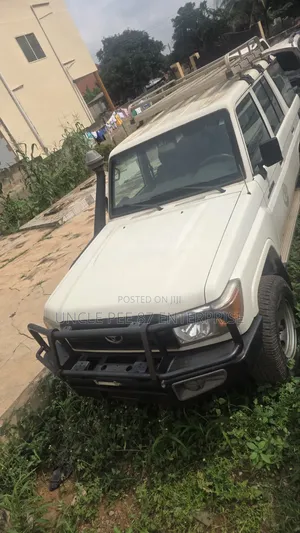 Toyota Land Cruiser 2017 White