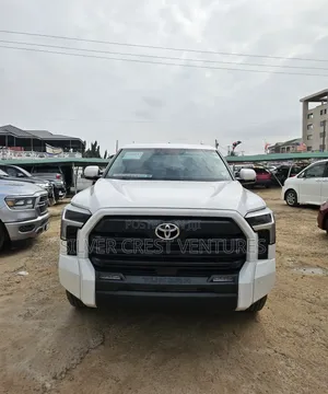 Toyota Tundra 2024 White