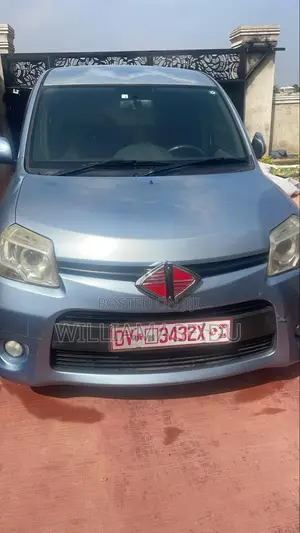 Toyota Sienta 1.5 AWD 2013 Blue