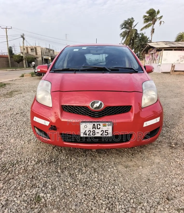 Toyota Vitz 2010 Red