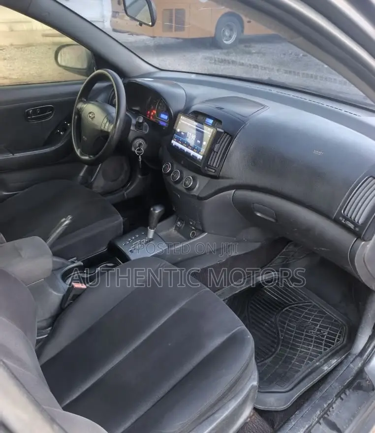 Hyundai Elantra 2010 Gray