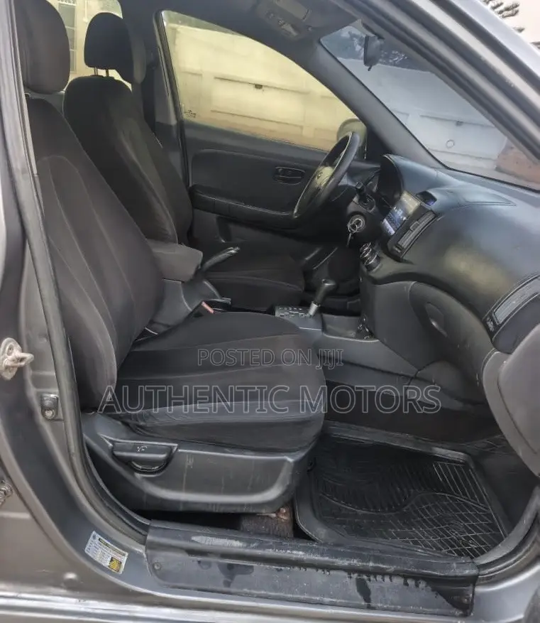 Hyundai Elantra 2010 Gray