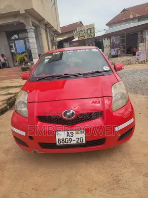 Toyota Vitz 2010 Red