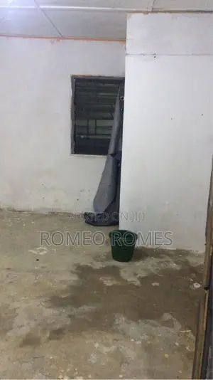 1bdrm Room & Parlour in Manhean Tigo Pole for rent