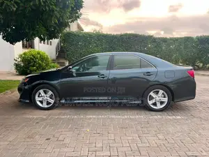 Toyota Camry SE 4dr Sedan (2.5L 4cyl 6A) 2014 Blue