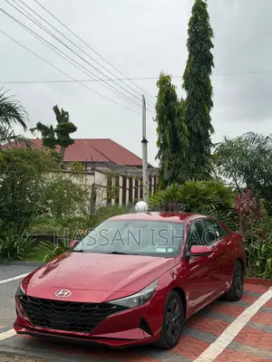Hyundai Elantra 2021 Red