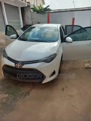 Toyota Corolla LE (1.8L 4cyl 2A) 2019 White