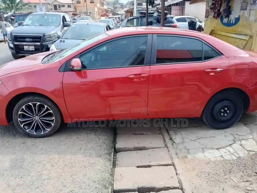 Toyota Corolla S 4dr Sedan (1.8L 4cyl CVT) 2016 Red