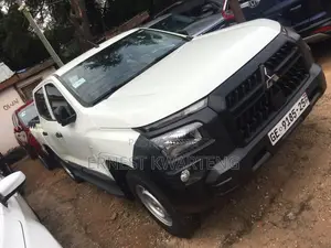 Mitsubishi L200 2025 White
