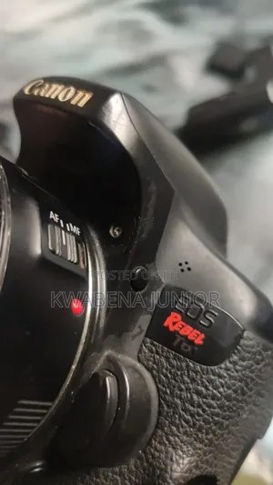 Canon EOS Rebel T6i