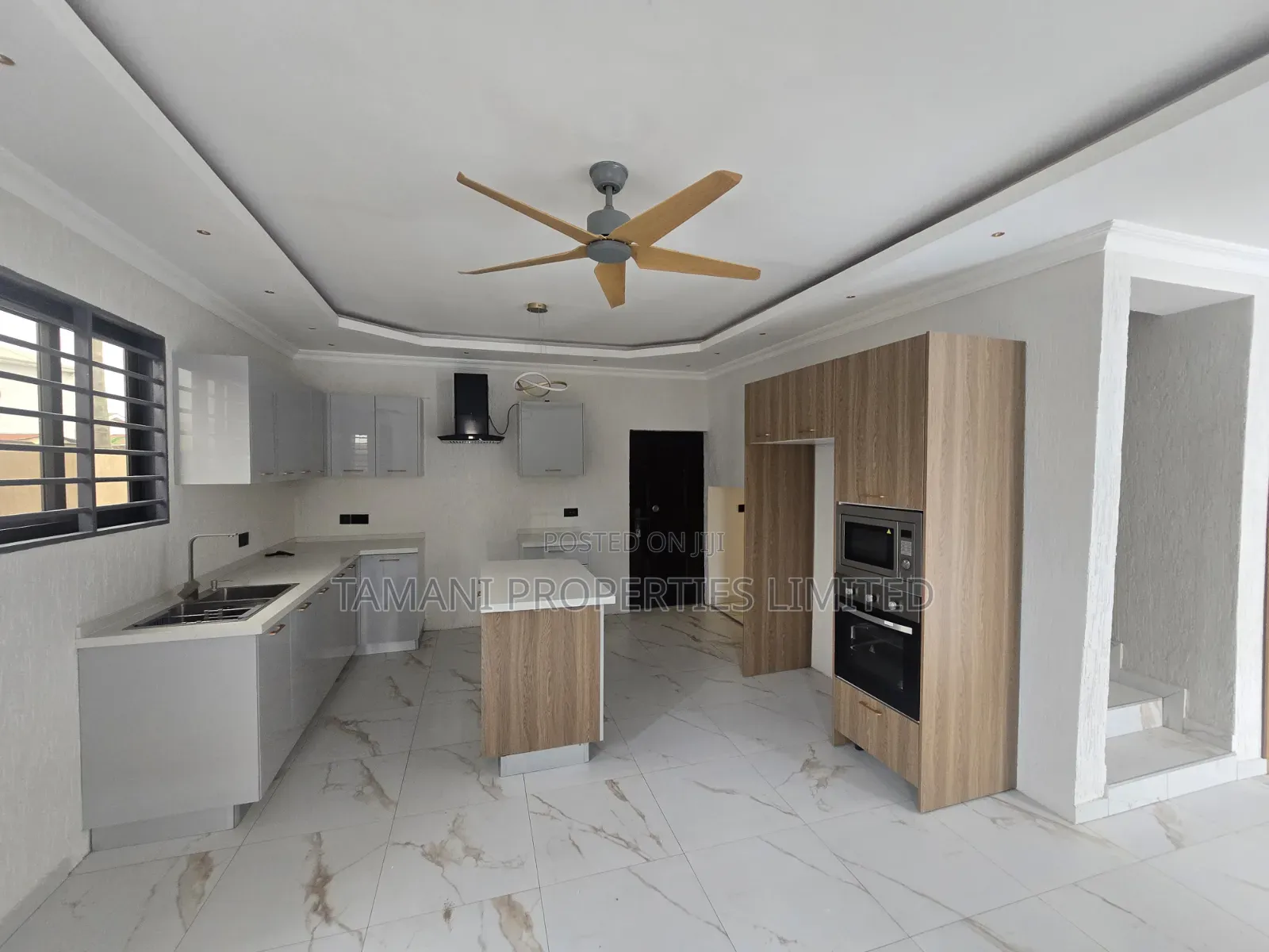 3bdrm Townhouse/Terrace in Davida Estate, Cantonments for sale