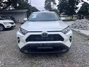 Toyota RAV4 2023 White
