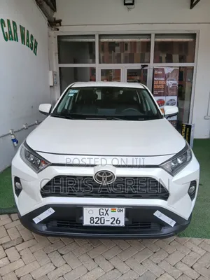 Toyota RAV4 2021 White