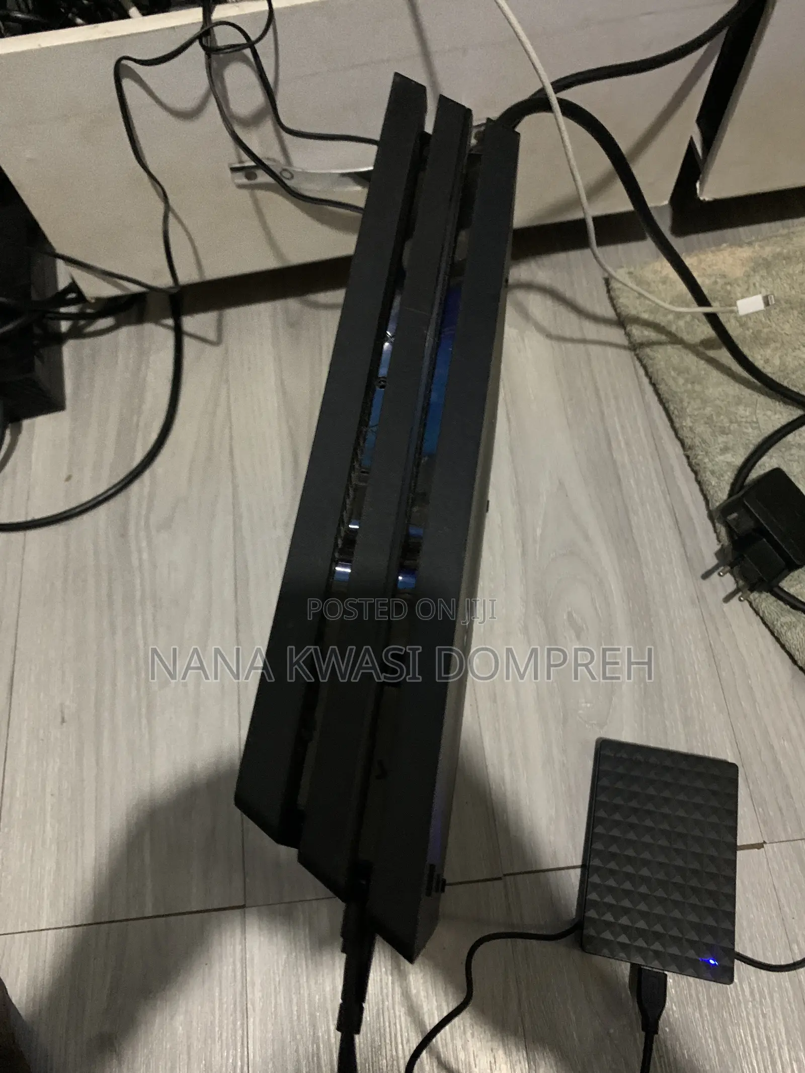 Uk 99% Almost New Ps4 Pro 1tb, With 2 Controllers