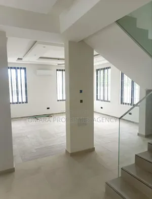 4bdrm House in East Legon Inn, Police Station for rent