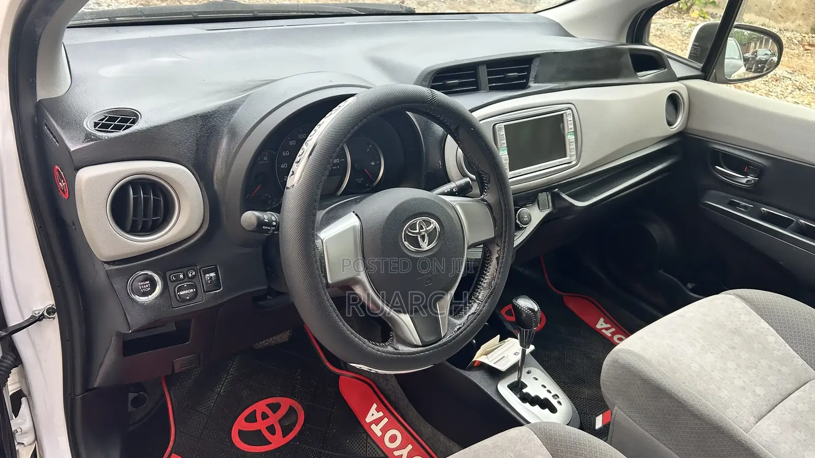 Toyota Vitz 2012 White