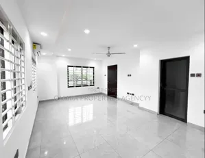 3bdrm Apartment in Dome Kwabenya, Parakuo Estate for rent