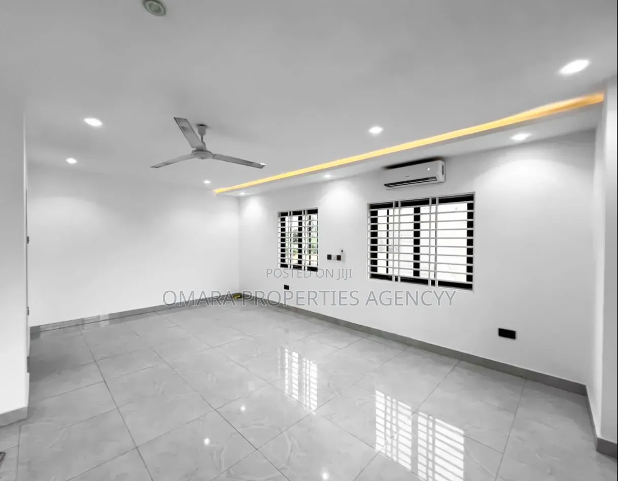 3bdrm Apartment in Dome Kwabenya, Parakuo Estate for rent