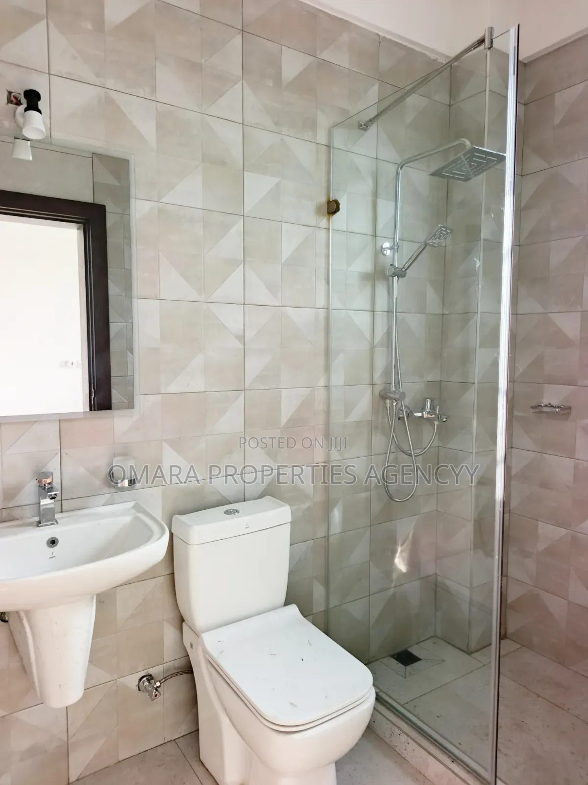 3bdrm Apartment in Haatso 2, Asore Junction for rent