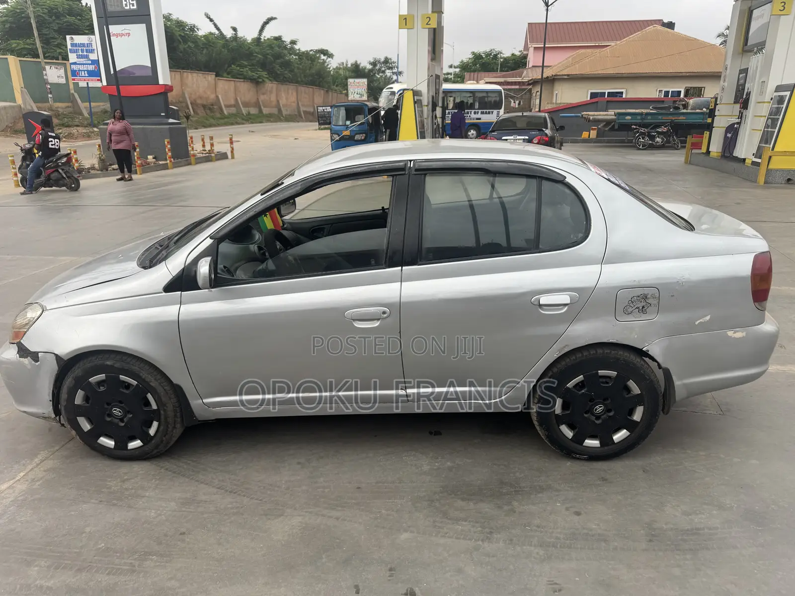 Toyota Echo Sedan 2005 Silver